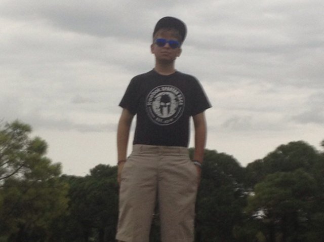 My name is chris. If you Follow me i will follow you back.