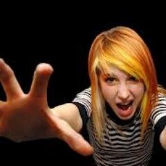 lavigneismylife's profile picture. nobody compares to you.