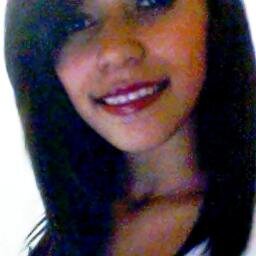 Segue ai, Sou uma garota bem legal (SQN). Adoro chocolate,amo sai com minhas amigas,amo minha família e estou totalmente Solteira ^^'