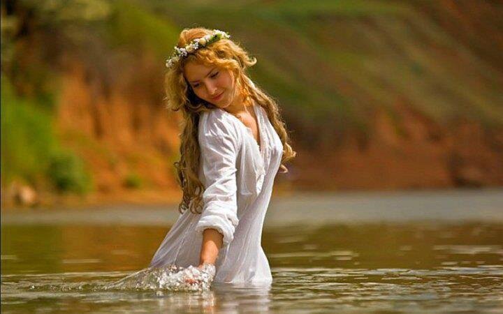 ‏‏فيزياوية                                                                قفلت قلبي وهشمته امام نفسي اولا ولا وجود لآحد فيه سوى ربي