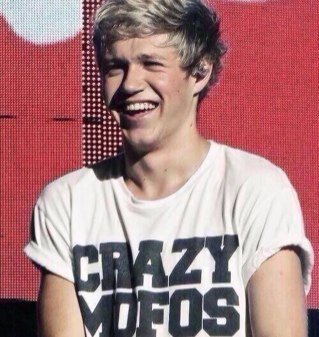 Go follow her please! @Cloudystyles_ :D I will love you forever;) help her get her 1k followers back! She had to delete her old twitter D: