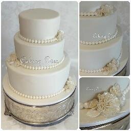 CakingOver's profile picture. Brisbane cake fanatic who is finally putting her passion to good use. Specialise in wedding/engagement cakes but any excuse to create will do! :)