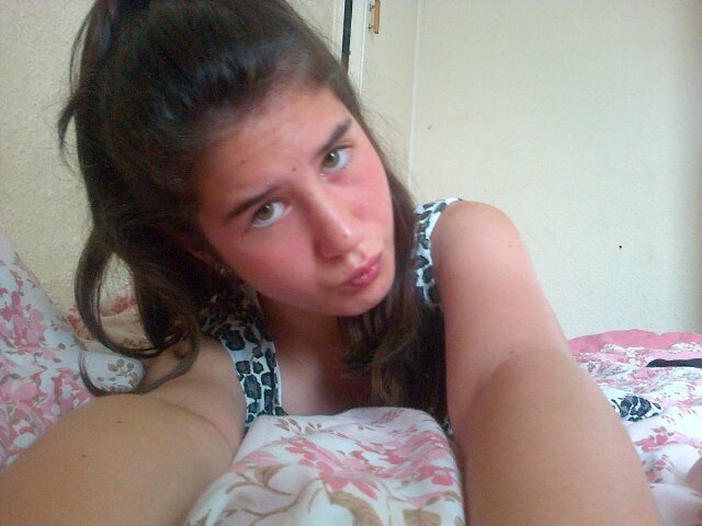Hiiiii, I'm Jazmine and I love 1D and I love all the direction boys but Harry is the BEST I love him so much and I love fashion xxx ♥♬♥♬♥♬♥