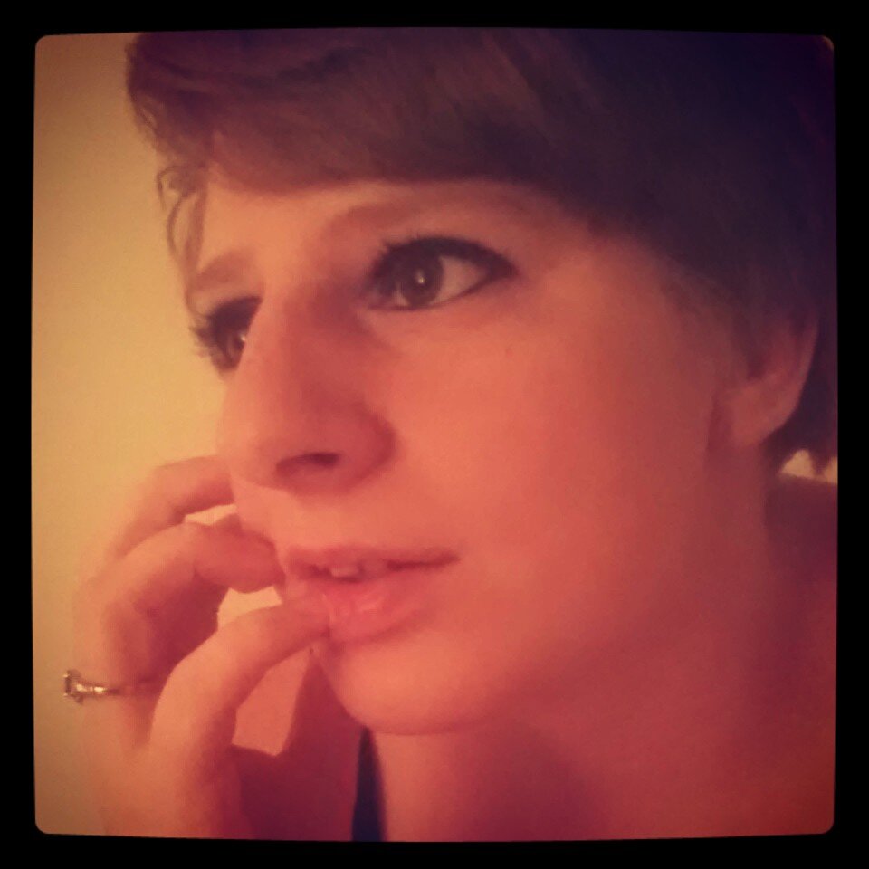 sourceofjoy94's profile picture. I'm April What's up?