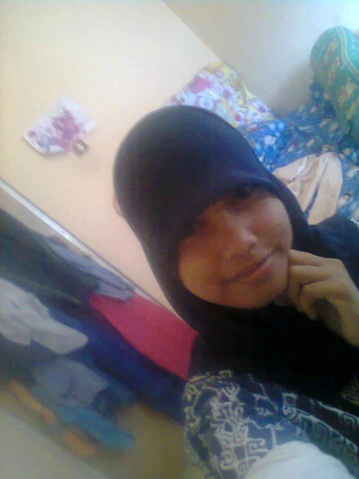 aulhia oshix CJR ,,love  @iqbaal.D.ramadhan and @alvaromaldini1......( I LOVE YOU SONIQ ' ALOVERS) TTL,palu,4 march,13Thn 2000,high school SMPN 19 PALU,SULTENG