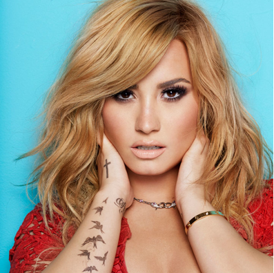 Here's a free follow for being awesome :) Follow @PETERIZED! He's met Demi twice!! And he'll wear a 1D backpack to school if he hits 4K followers!!! :)