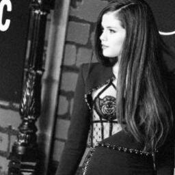 SELENA FOLLOWED ME!))фолловинг взаимный