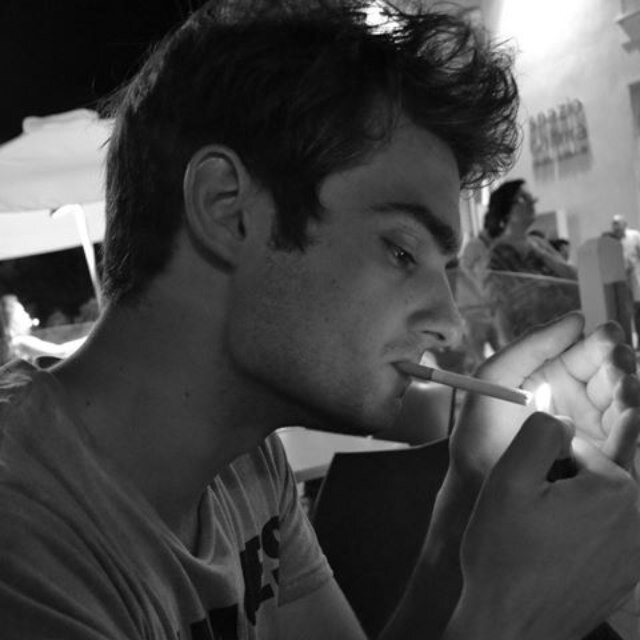 Chanteur/Guitariste/Compositeur