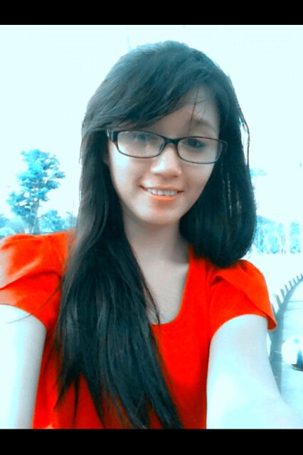 simple,,loving,,,,humorist,,,
like to be friends with anyone