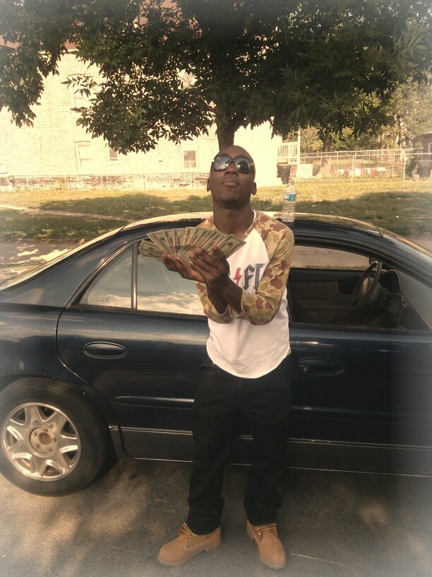 we in da illwill vill poppin pillz takin pictures... bump me y im boppin home boi u better fix it cuz i got dat rod n my trigger finger itchin....