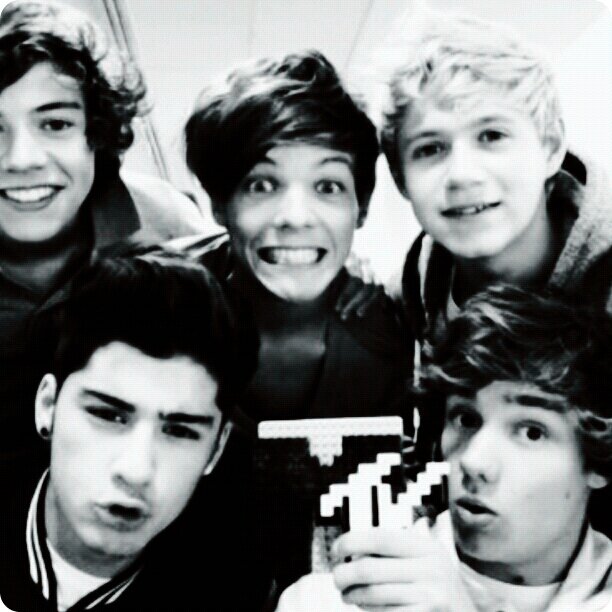 Go to follow @withtaylordwift & @isaja_ex ♥♥