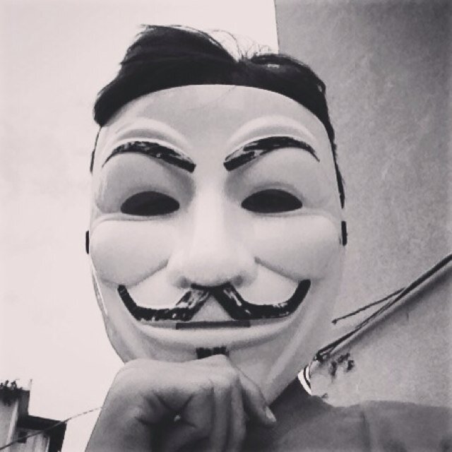 Tweet'inin altına takip et ben ediyorum dediysem Et de takipcimiz artsın sende kazan bende demi akıllı kardeşim.