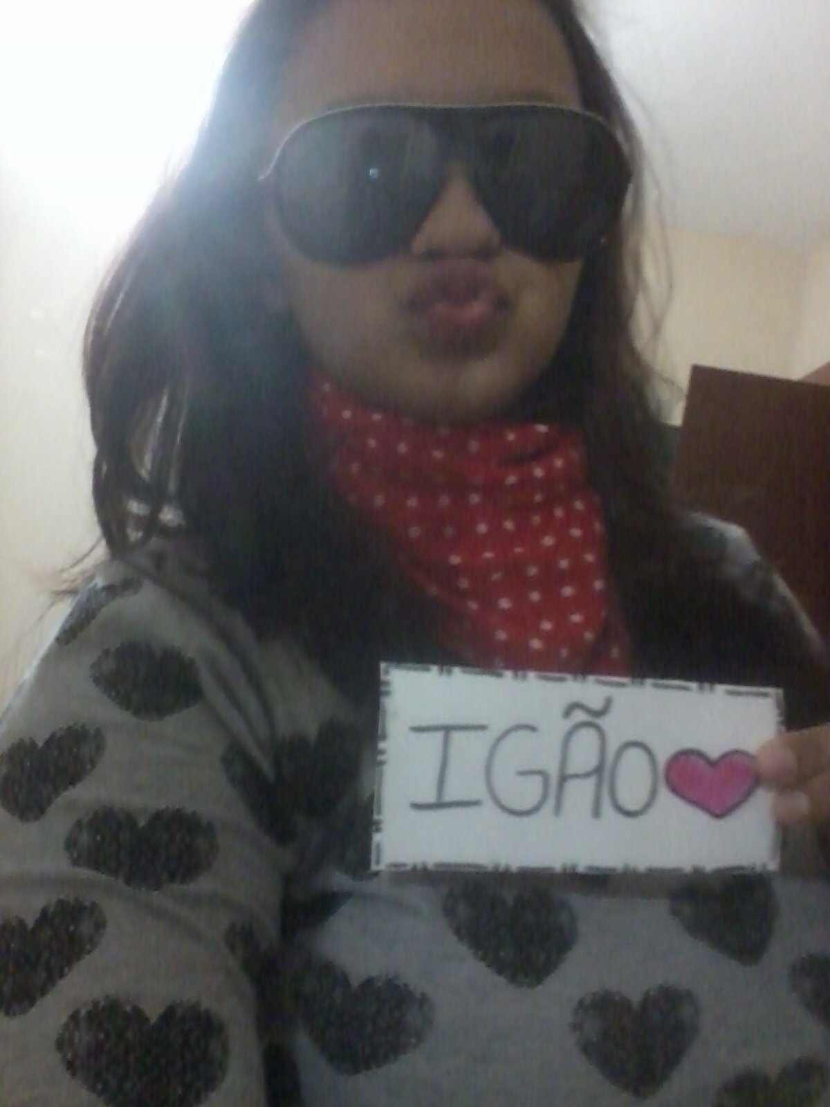 as vezes tímida, as vezes louca ' =]    Seguee?! - sigo de volta quem me segui .! beeijo&meliga