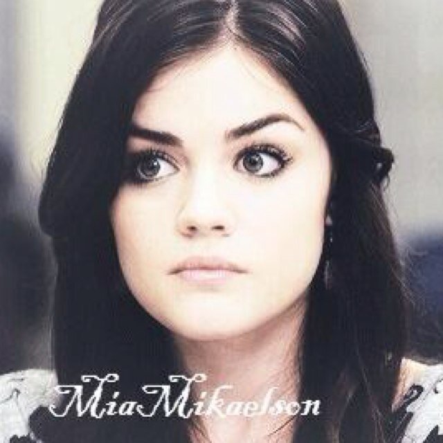 ♡ All i ever wanted was the world ♡ 16years old. Momma: @VenomousMinx Daddy: @OriginalBrute Brother: @HarryMikaelson {RP•Human•Single} #BruxyGirl