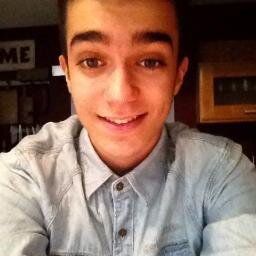 @Clem886 ~30.05.13~ William Enes 13 ans,  D'origine Portugaise :3 @SoofCray Le Cousin Qui gère plus que tout aight YOLOOOOOO 3