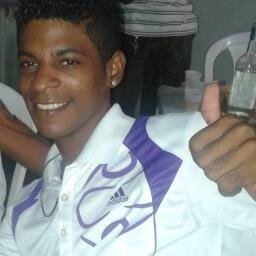 Não somos padres, nem profetas, e sim somos poetas, cantar, rimar, mandar é o que ainda nos resta. ♫