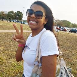 Morena, cabelos cacheados, olhos castanhos, em busca de objetivos profissionais e pessoais sempre, sincera, amiga dos que merecem, orgulhosa(um pouco), 20/04/92
