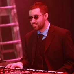 JoelIsonKeys's profile picture. Hello. It's me you're looking for :) Keys/Synth/Samples info@joelisonkeys