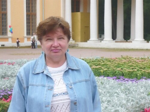 Я, человек , очень теплолюбивый. а лето кончается. Хочется в теплые страны. Жаль, что я , не птица, а то бы, улетела.