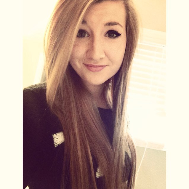 JulieeClairee's profile picture. 