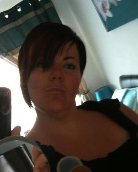 im nat 1 live in kent with my hubby and our 4 kids life is good .... u wana know more then messege me ;)