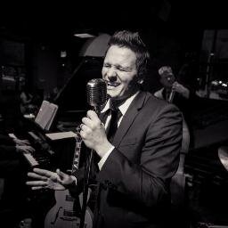 Live jazz quartet, swingin good time, musical indulgence