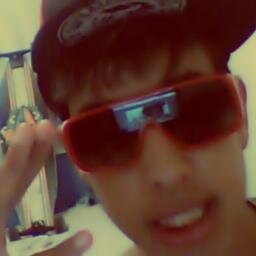 '' Nas horas difíceis da vida você deve levantar a cabeça, estufar o peito, e dizer de boca cheia: Agora fudeu...!!! '' (Anonimo)