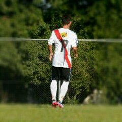 Soy del guma jugador de la reserva de river plate(el kelito) un poco argel pero se me aguanta jaja