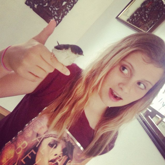 Emz69yeax's profile picture. 