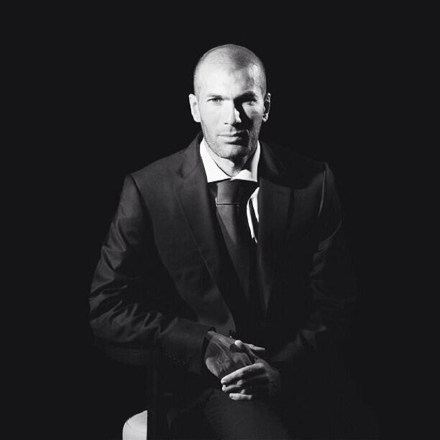 مدريدي الدم, زيداني الهوى, ساخر رياضي . . عندما تصل الكرة لزيزو فـ تأكد ان هناك شيئاً سيحصل؛ تابعني لتعرف ماذا سيحصل . . مسدسي١٤٠طلقه,,