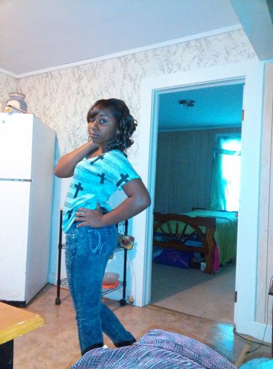 .on this earth for a reason and dont got time for the bs ; im just a young lady trying to make it but if you wanna know more just #follow me #team taken♡