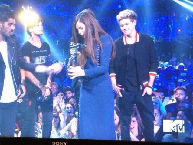 #Selenator #Directioner // Selena Gomez Followed 04/03/13 3 // Madison Pettis Followed 4/04/2013♥. Austin Mahone Followed 18/05/2013♥.