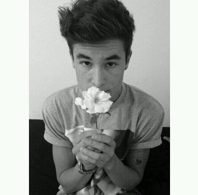 Hi, Kian, I love you more than anything and I know we'll be together forever and ever. -Demi
