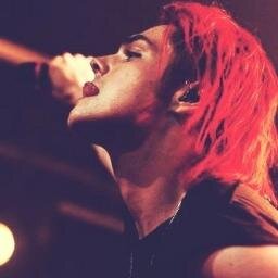 Vocalista, compositor, escritor y dibujante de cómics. Co-fundador de My Chemical Romance.Weasley. Killjoys, MAKE SOME NOISE! Hermano de @MikeyWay9 #RolBandas