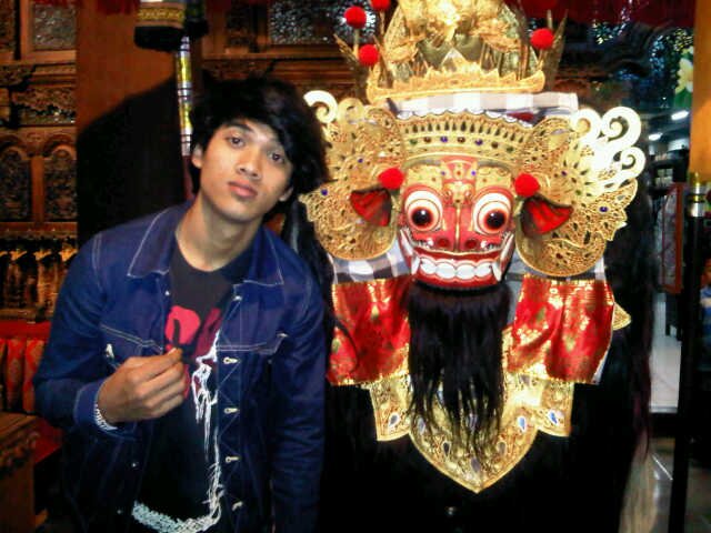Anjing harus hormat ame tuan nye