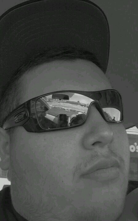 21 life is good wanna know more don't hesitate to add