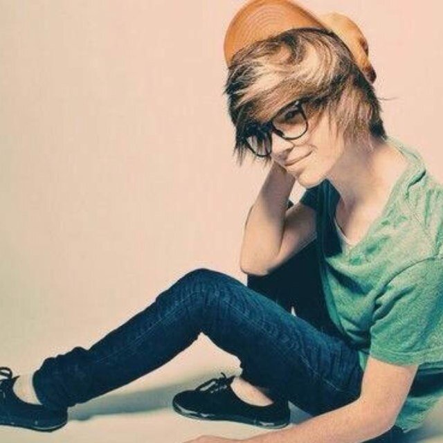 fakecheesecrack's profile picture. Idk . im shy.. but whatever /).(\ i am happily married to my perfect Skyy