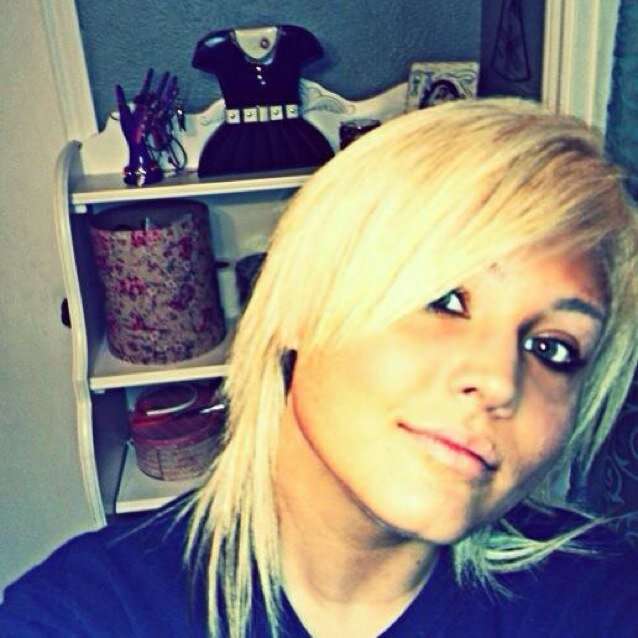 I'm Jordan I am a professional pet stylist. I love my job, I love ZOMBIES! I'm a sucker for classic scary movies and of course animals.
