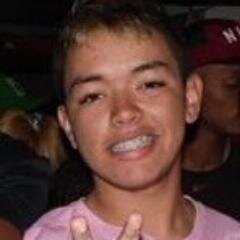 Curioso, Carismático, Teimoso, Criativo, Inteligente, um jovem Sonhador e com muita Fé, Ousado e Alegre.
