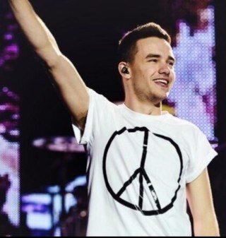 Ughh I really love those 5 boyss !! # foreverdirectioner #proud follow me and ill 99% follow bak :)5/5 dont follow LOL gotcha :p