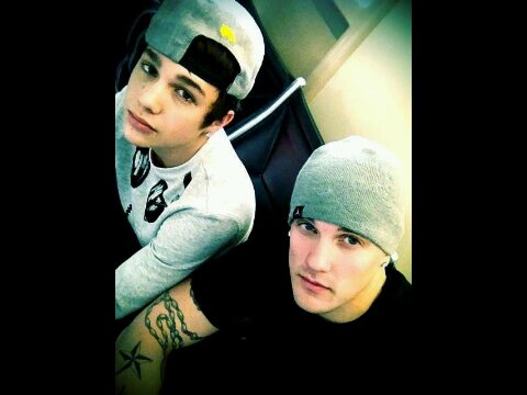 The Foolish Four are my life (: #Mahomie4lyf •Follow my other account I will follow back @Thembi_143 Luv you