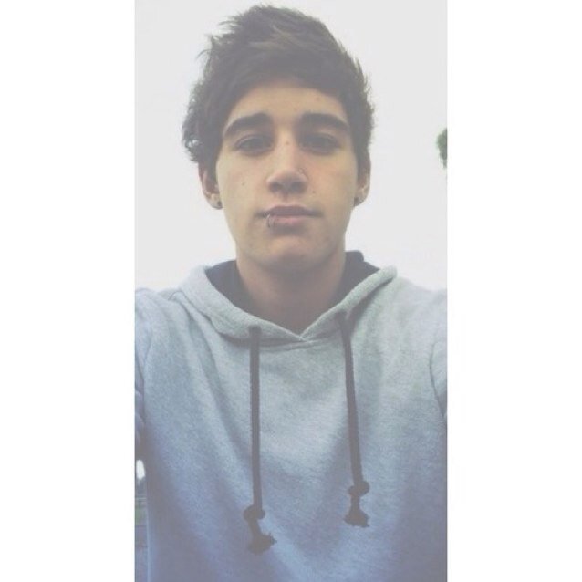 Follow @JanoAmeezy ❤