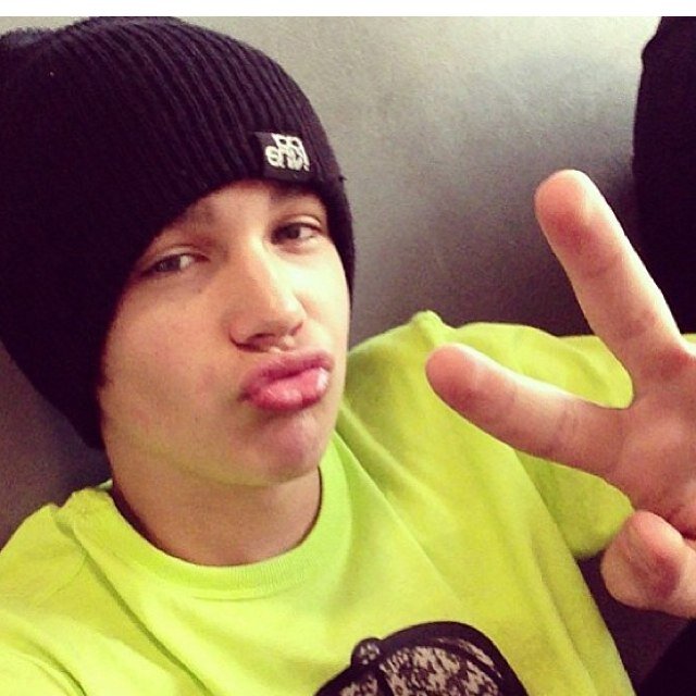 FOLLOW ME I FOLLOW BACK! I love the beach! And austin mahone!✌ Family , friends, and God is all i need!austin mahone one direction zayn malik