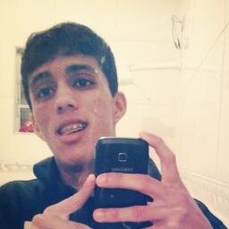 Cresci meus problemas cresceram e maior que eu mas não é maior que DEUS !
Tenho fé