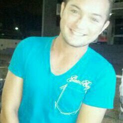 -Sou loiro, olhos verdes, 1.70alt. 67k. amoo cantar, tbm d sair cm meus amigos e estar cm a familia! - whatsApp? 096-91513377 flw^