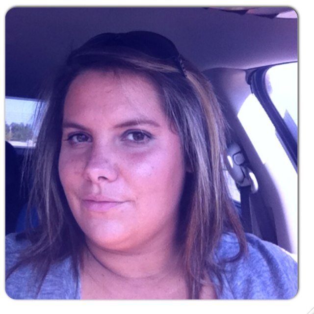 lindsaybernal's profile picture. hello.goodbye.