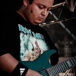 Cristão, engenheiro químico e guitarrista. That's me!