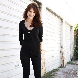Hair Stylist in Los Angeles & NYC. Here to help you look fabulous.