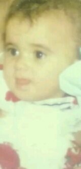 ‏‏غاب ..
ولم يترك لي منه إلا ابتسامة ، تزور ملامحي بلا مناسبة !         ومن كـ أبي!!             رحمكك الله يانور العين..