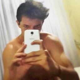 No meio de todas as coisas que esperamos alcancar, e um dia nos tornarmos, só nao me restam duvidas de que , eu quero é ser FELIZ